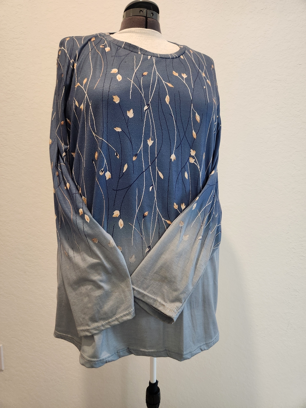 Long Sleeve Blue Gradient Floral-Print Women's Top